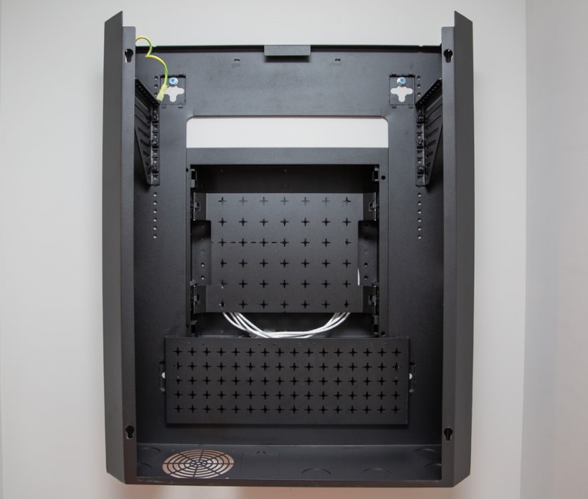 Strong SR-VERTICAL-7U – Image 10